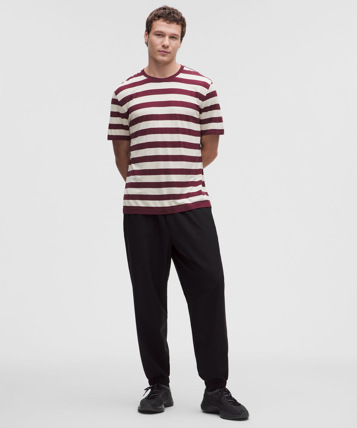 Burgundy Bay/Light Ivory