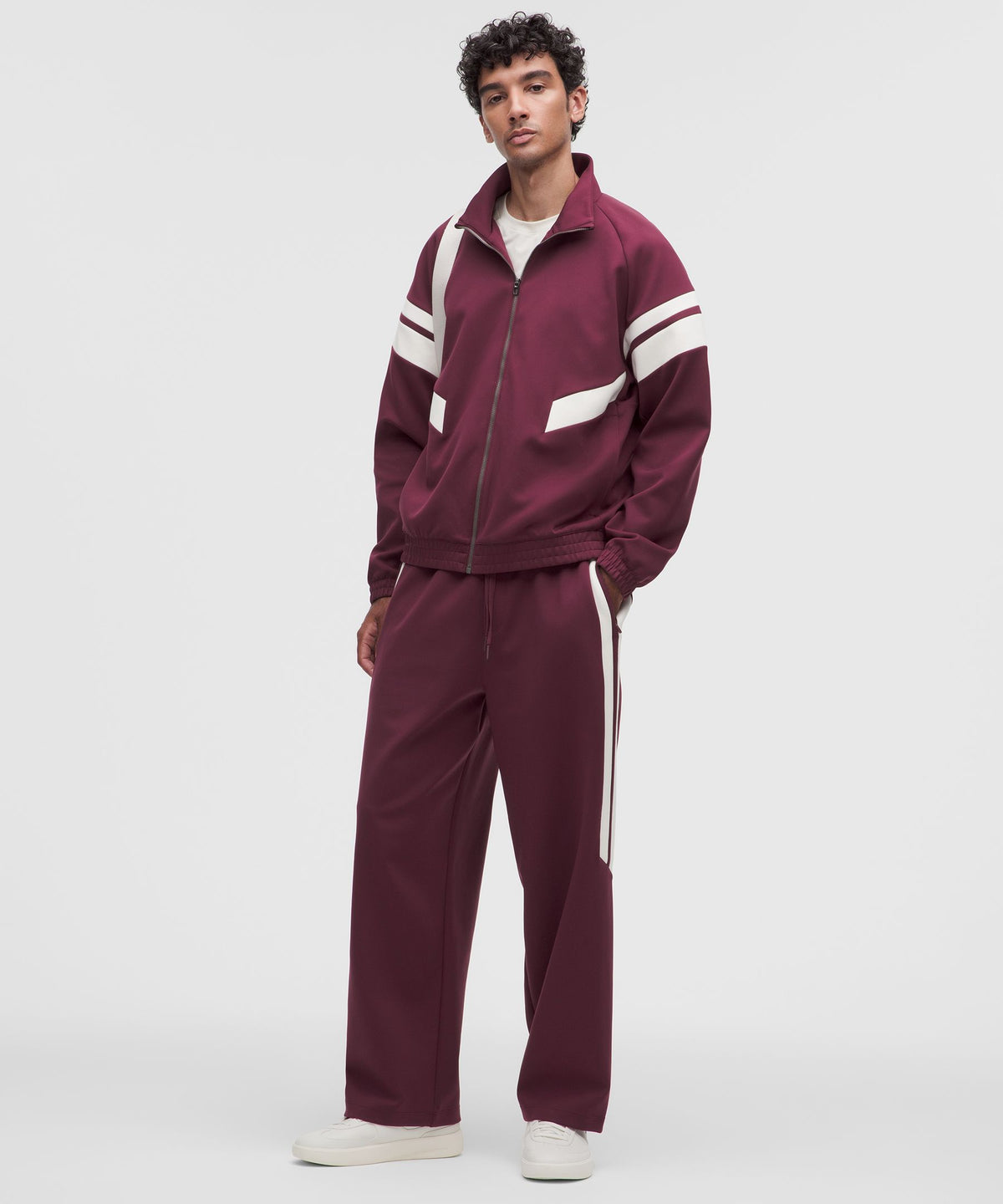 Burgundy Bay/Light Ivory