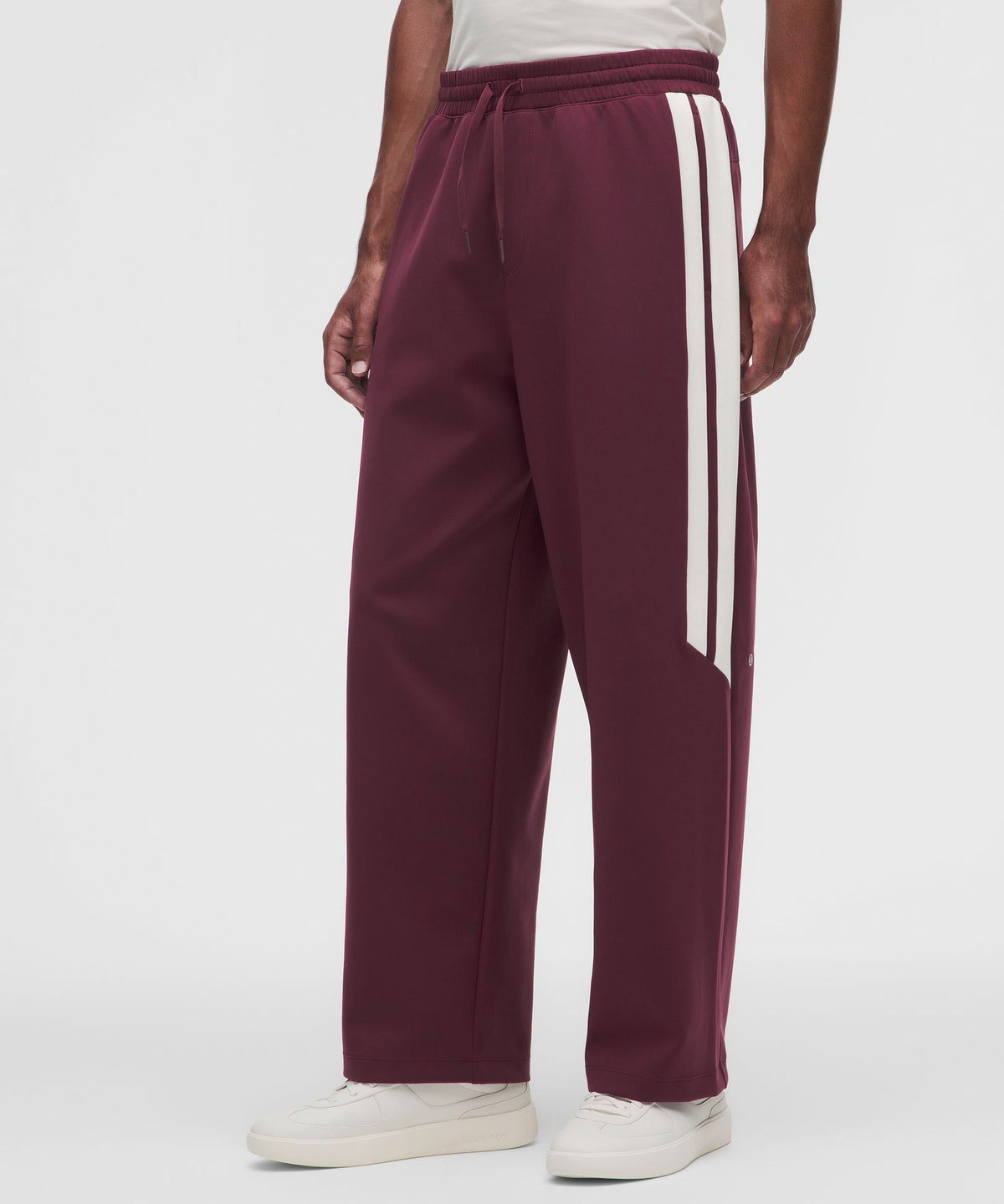 Burgundy Bay/Light Ivory