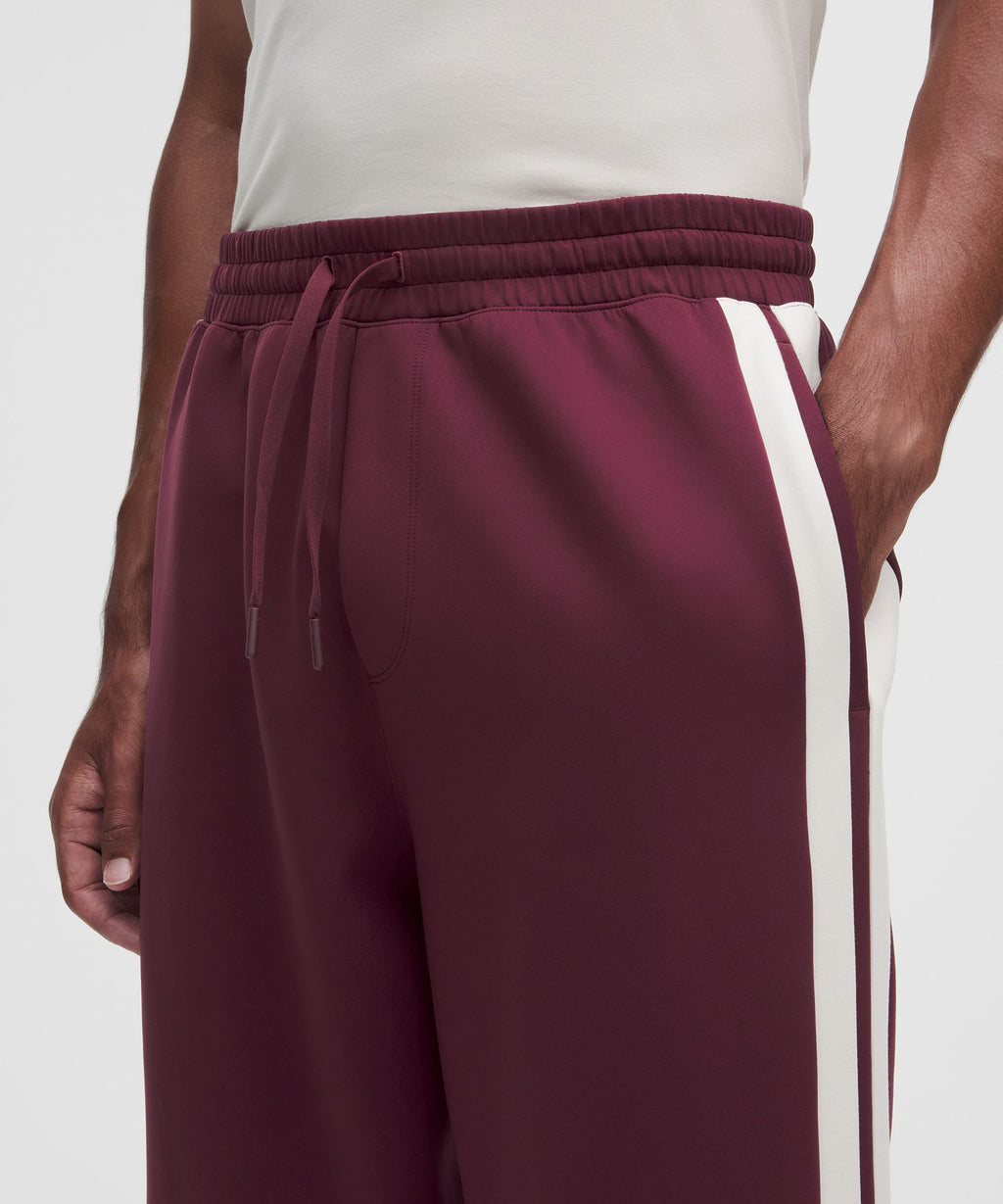 Burgundy Bay/Light Ivory
