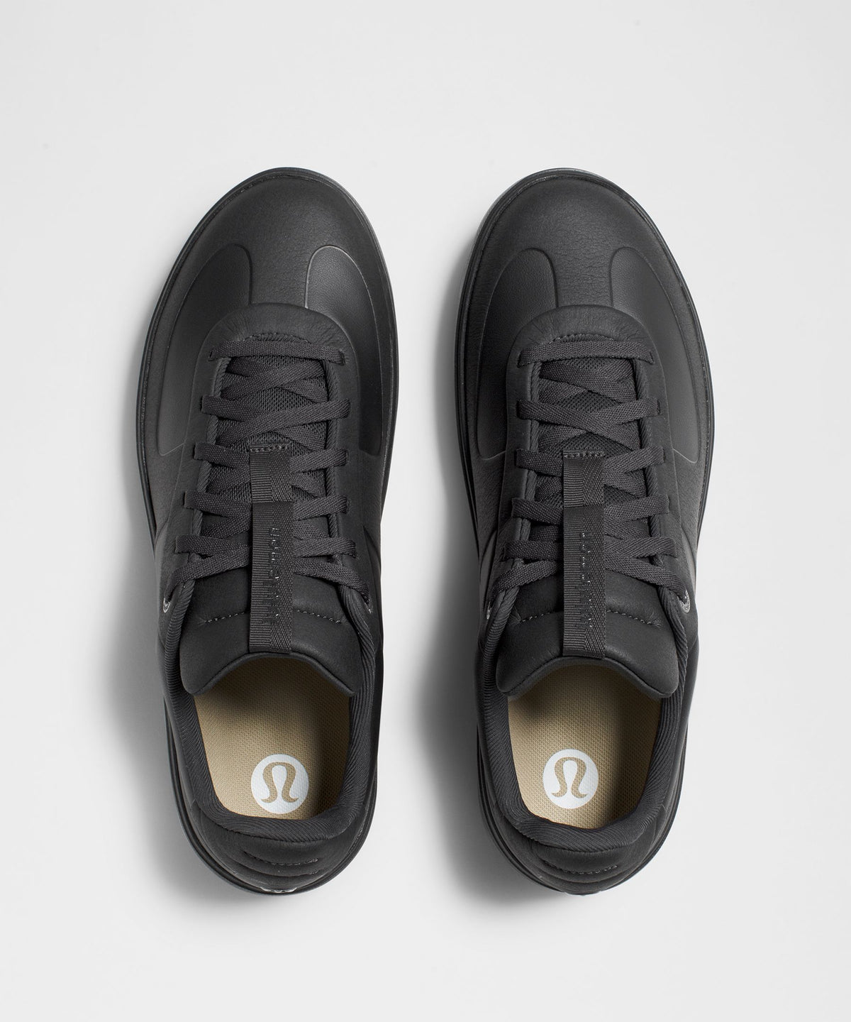 Black/Black/Black