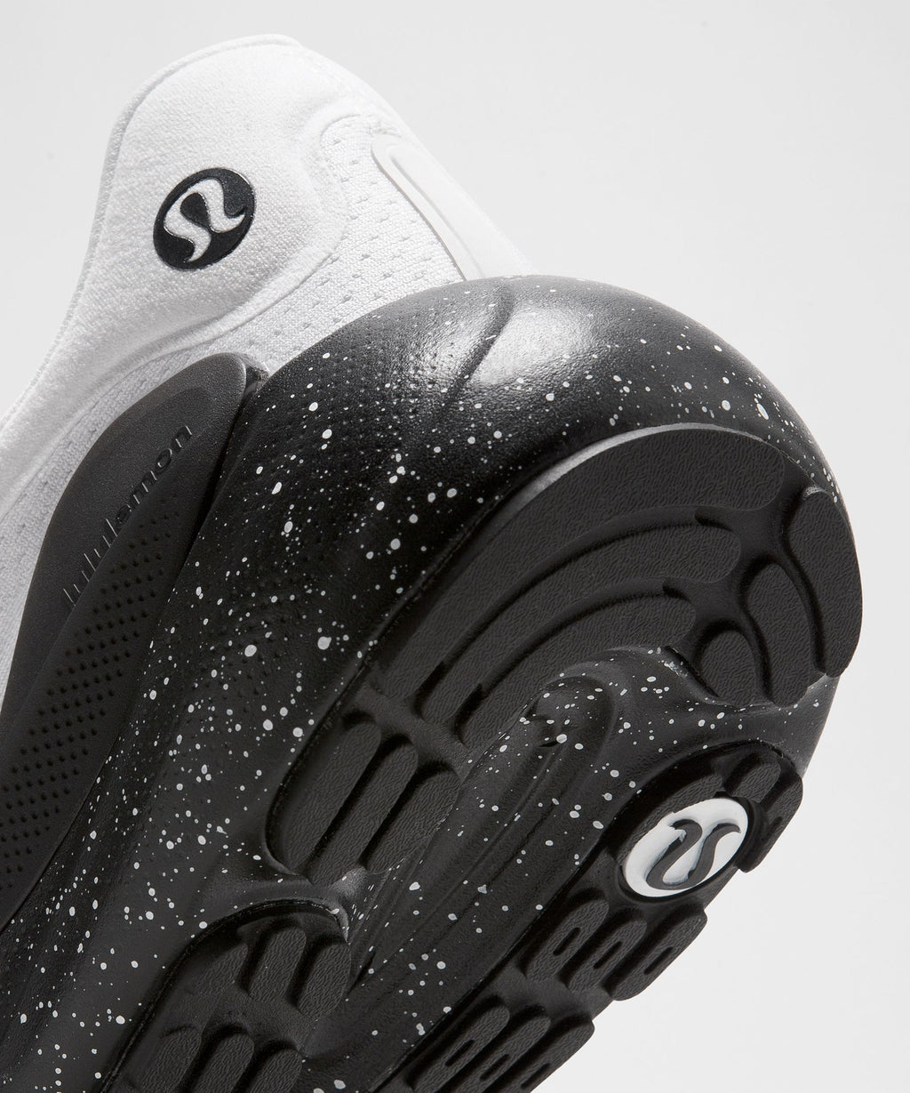 White/Black/Black