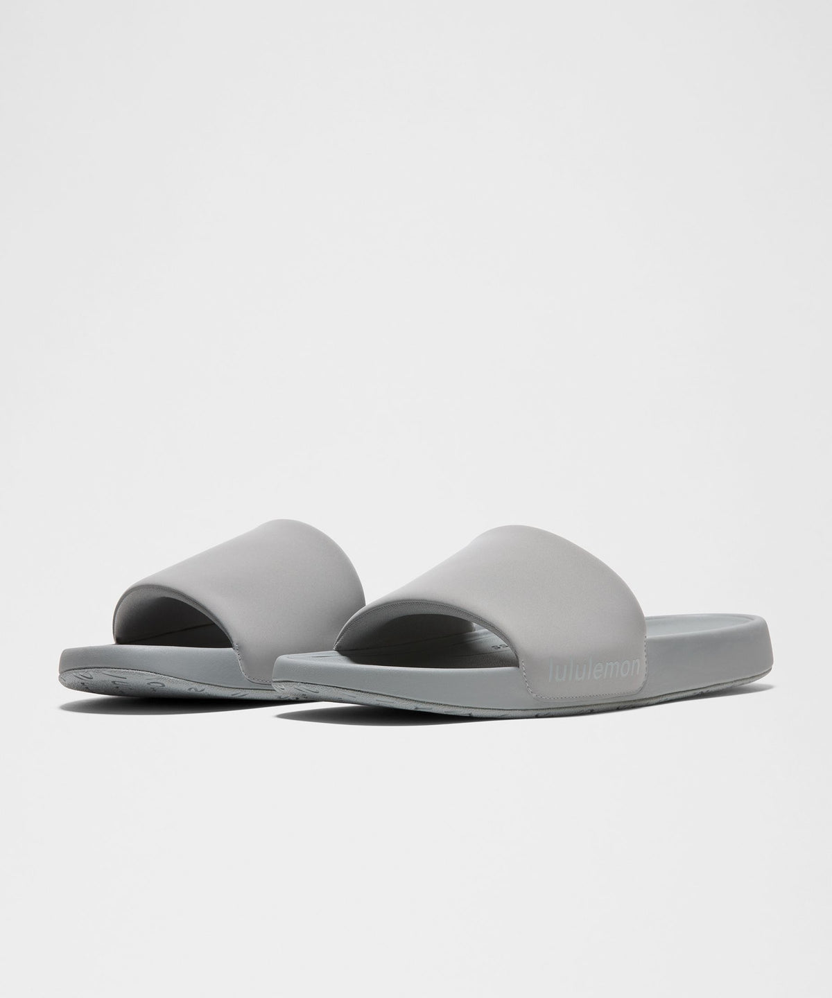 Feather Grey/Feather Grey/Feather Grey