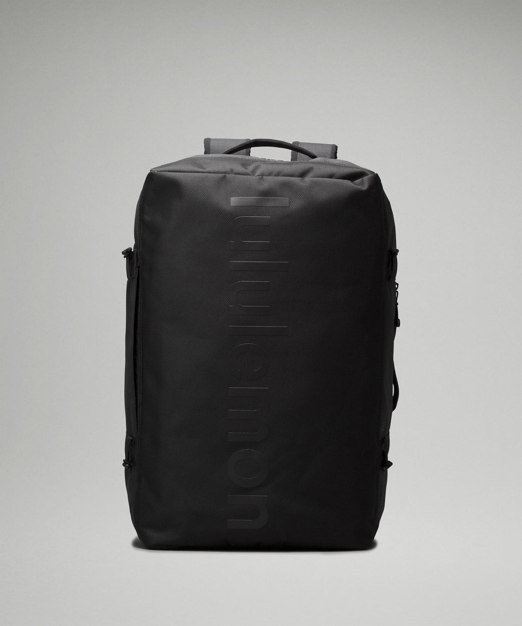 Black/Detours Welcome Emboss Black