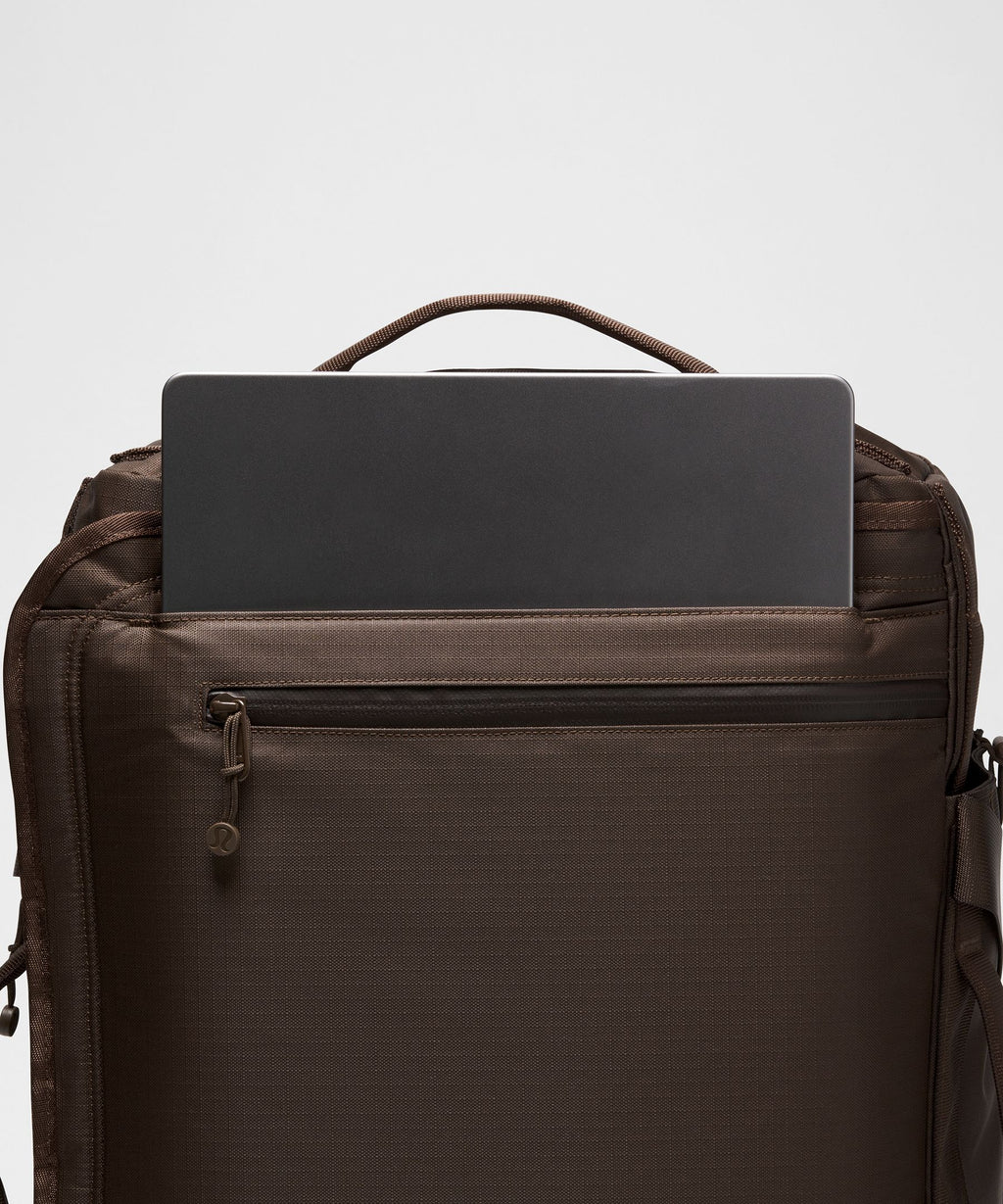 Walnut Crunch/Detours Welcome Emboss Black