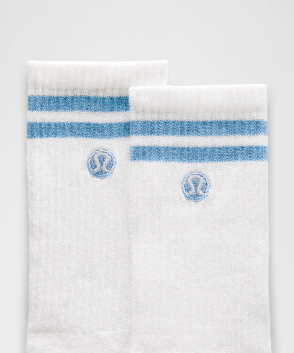 White/Dreamy Blue