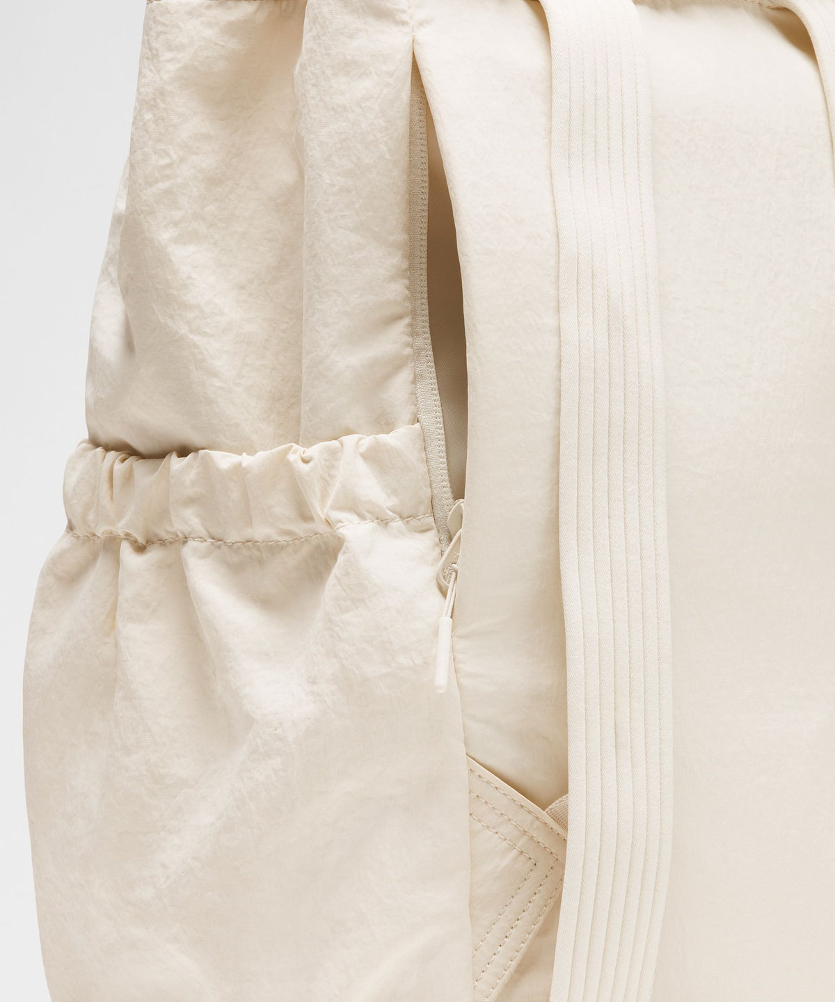 Light Ivory/Gold