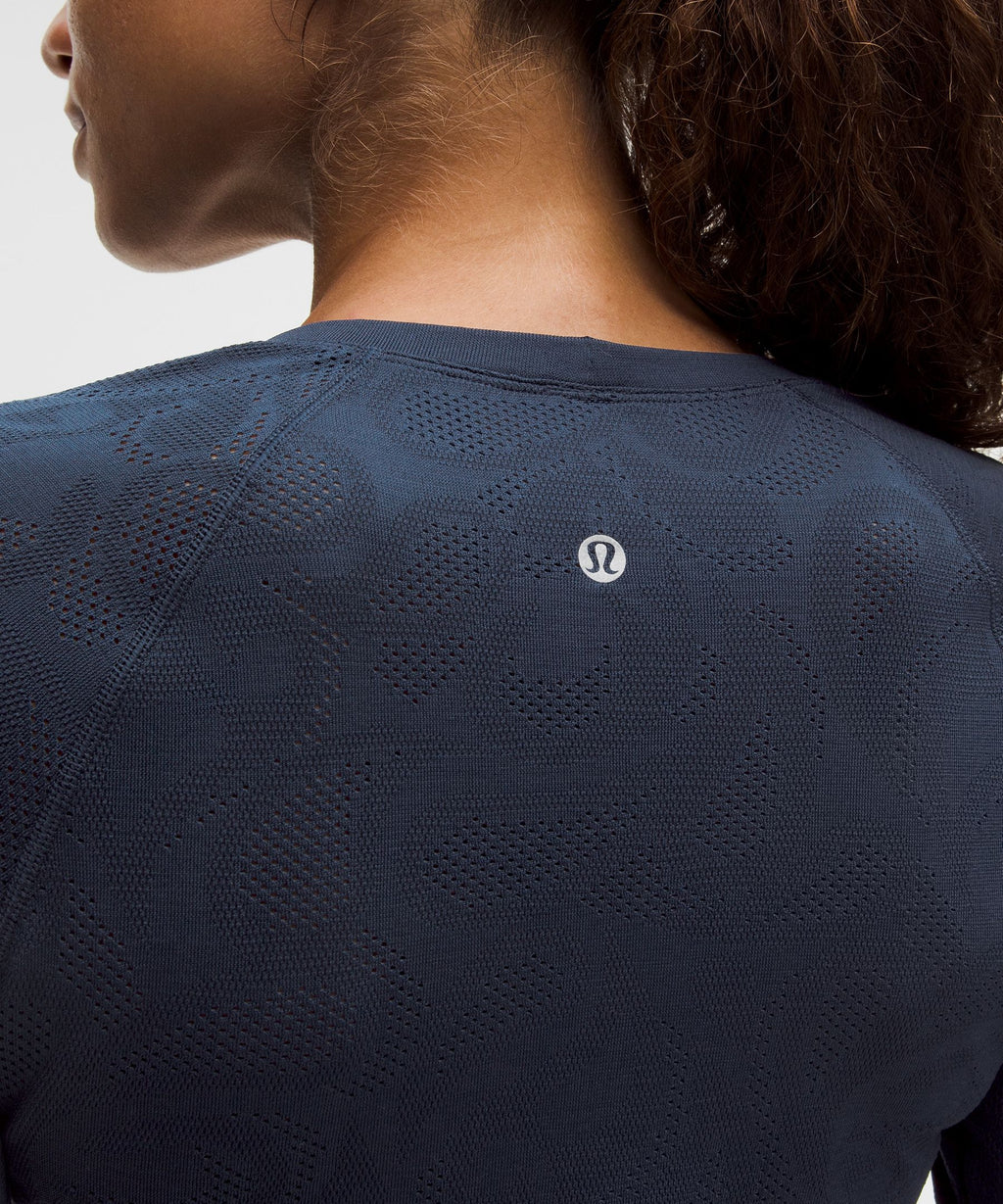 Perforated Paisley Club Blue