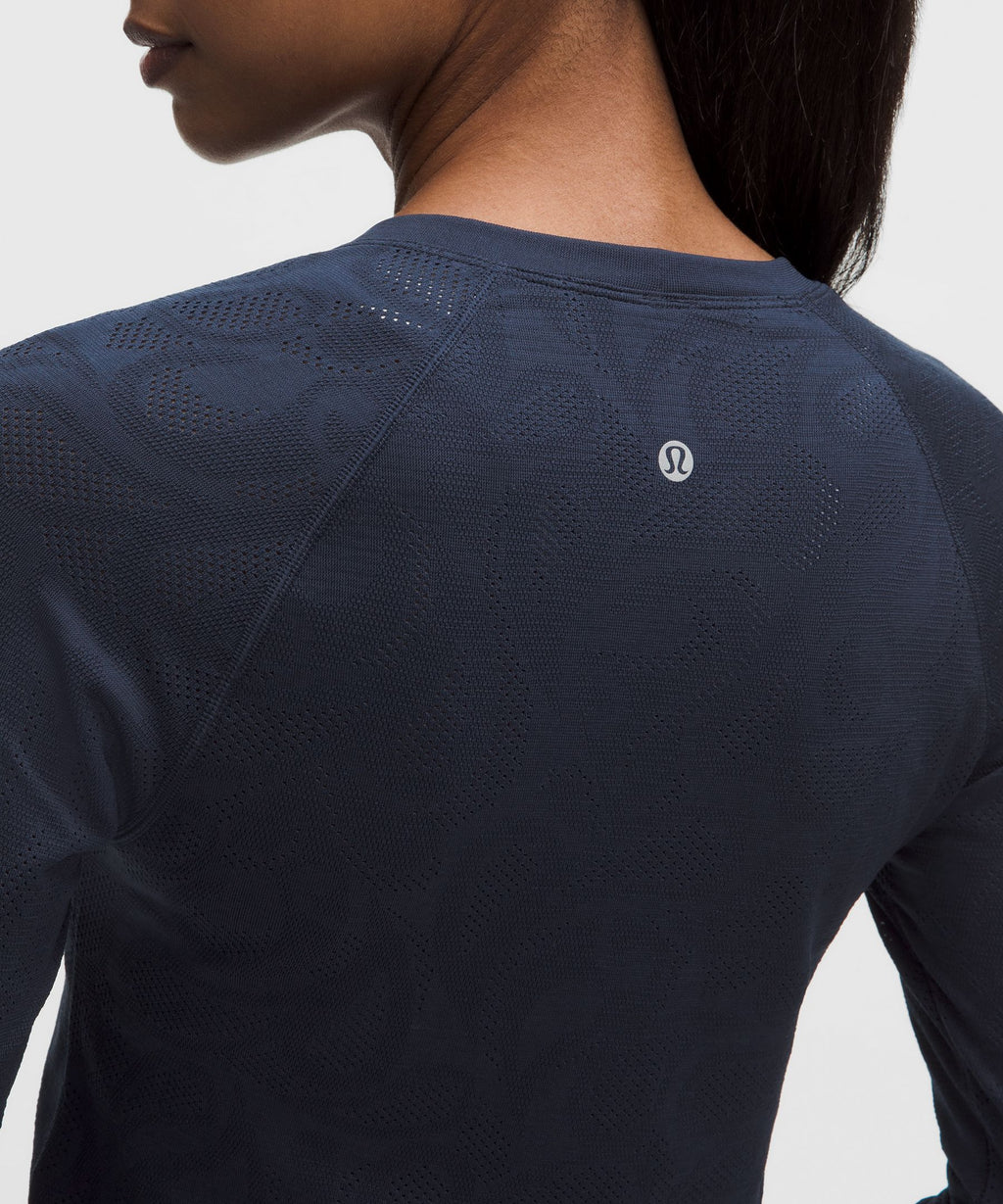 Perforated Paisley Club Blue