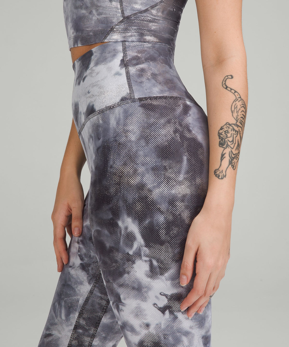 Diamond Dye Starlight Graphite Grey Diffuse dot foil