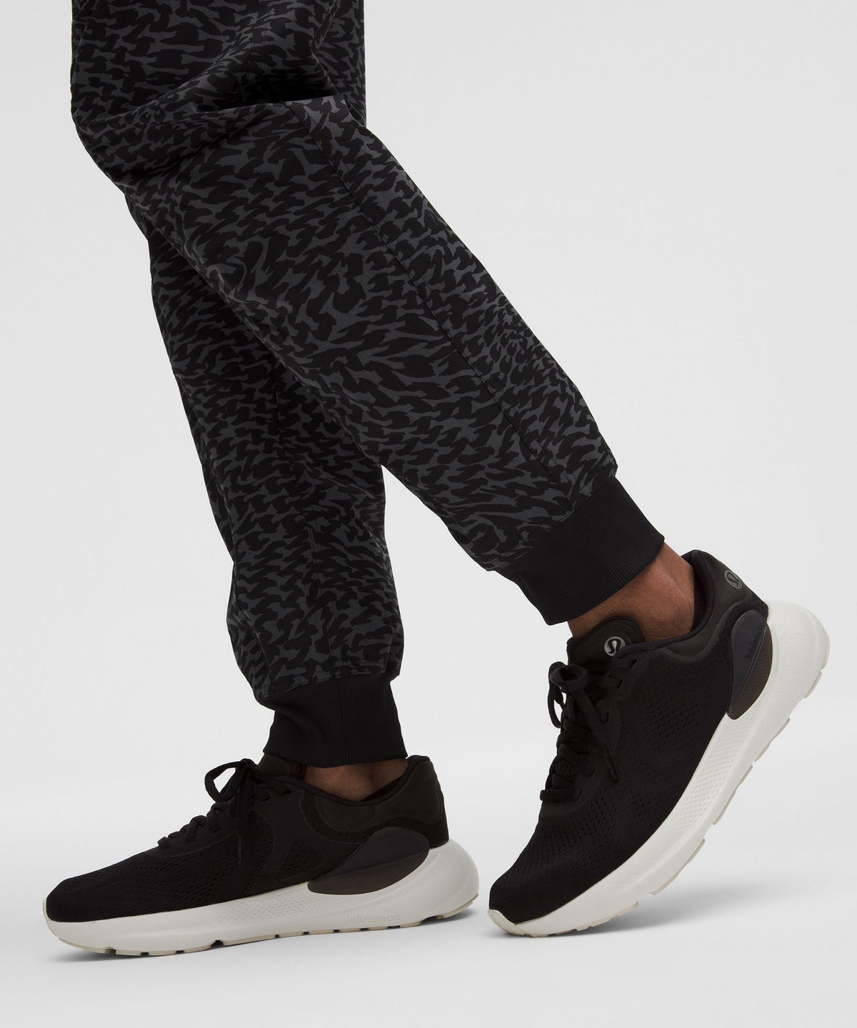 Leopard Warp Black Multi