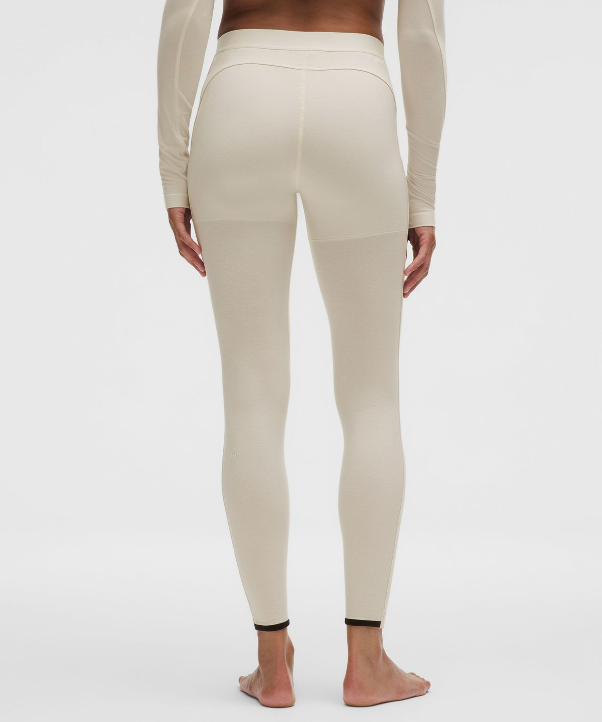 Light Ivory/Black