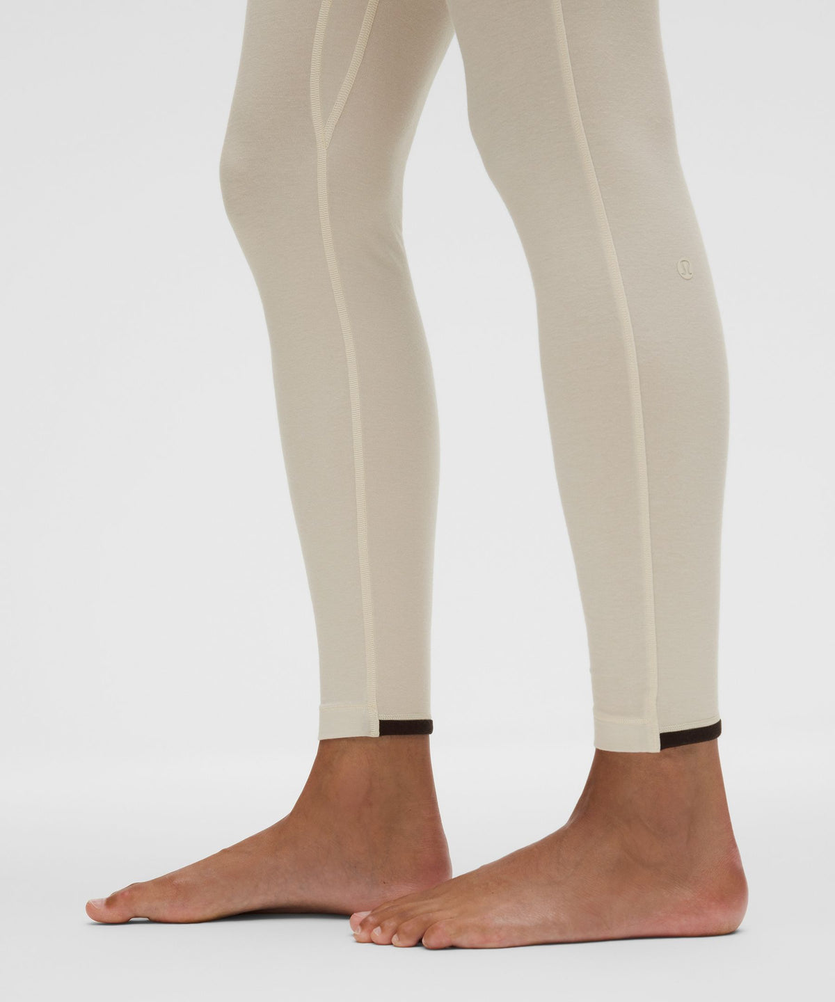 Light Ivory/Black