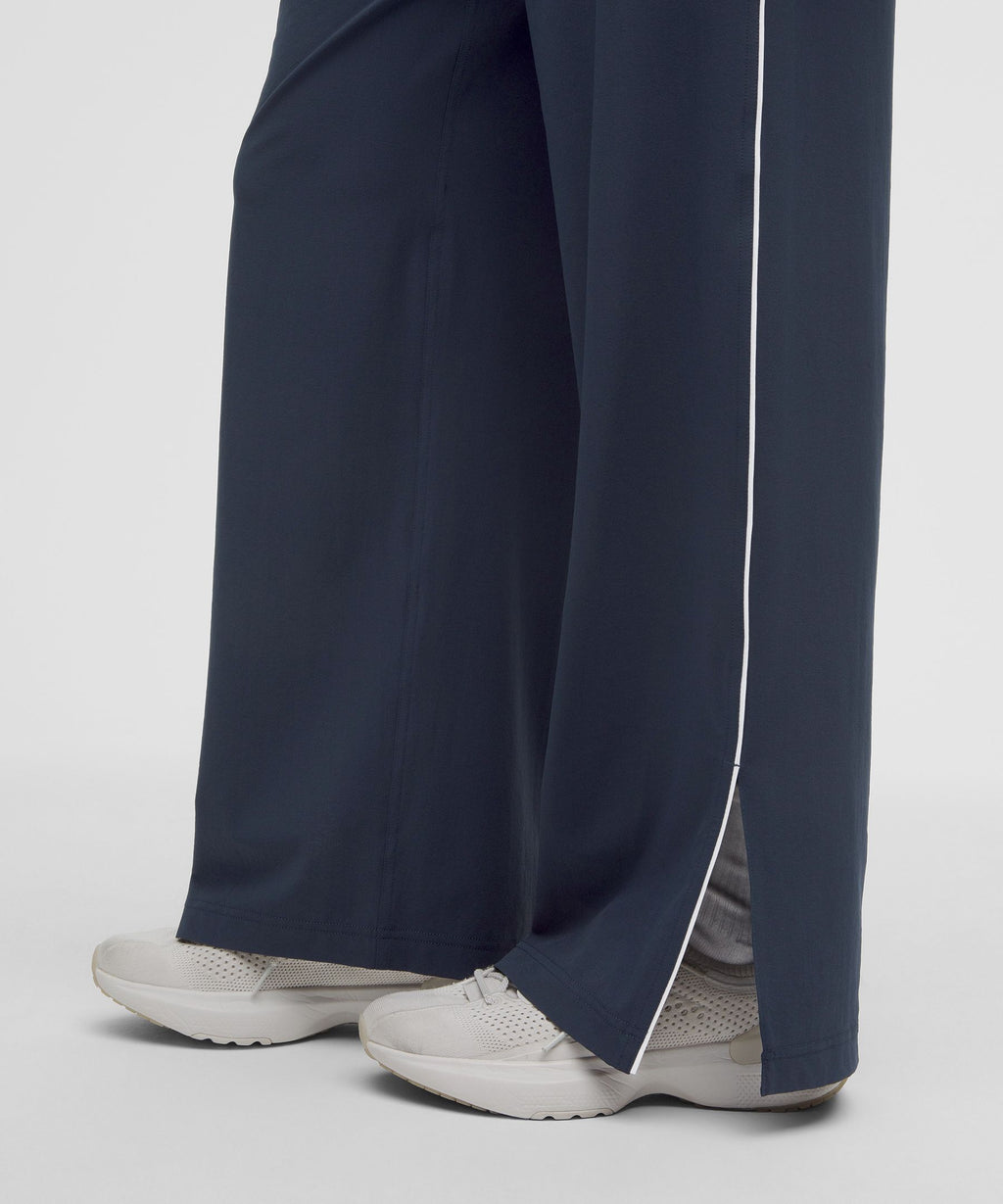 Club Blue/White