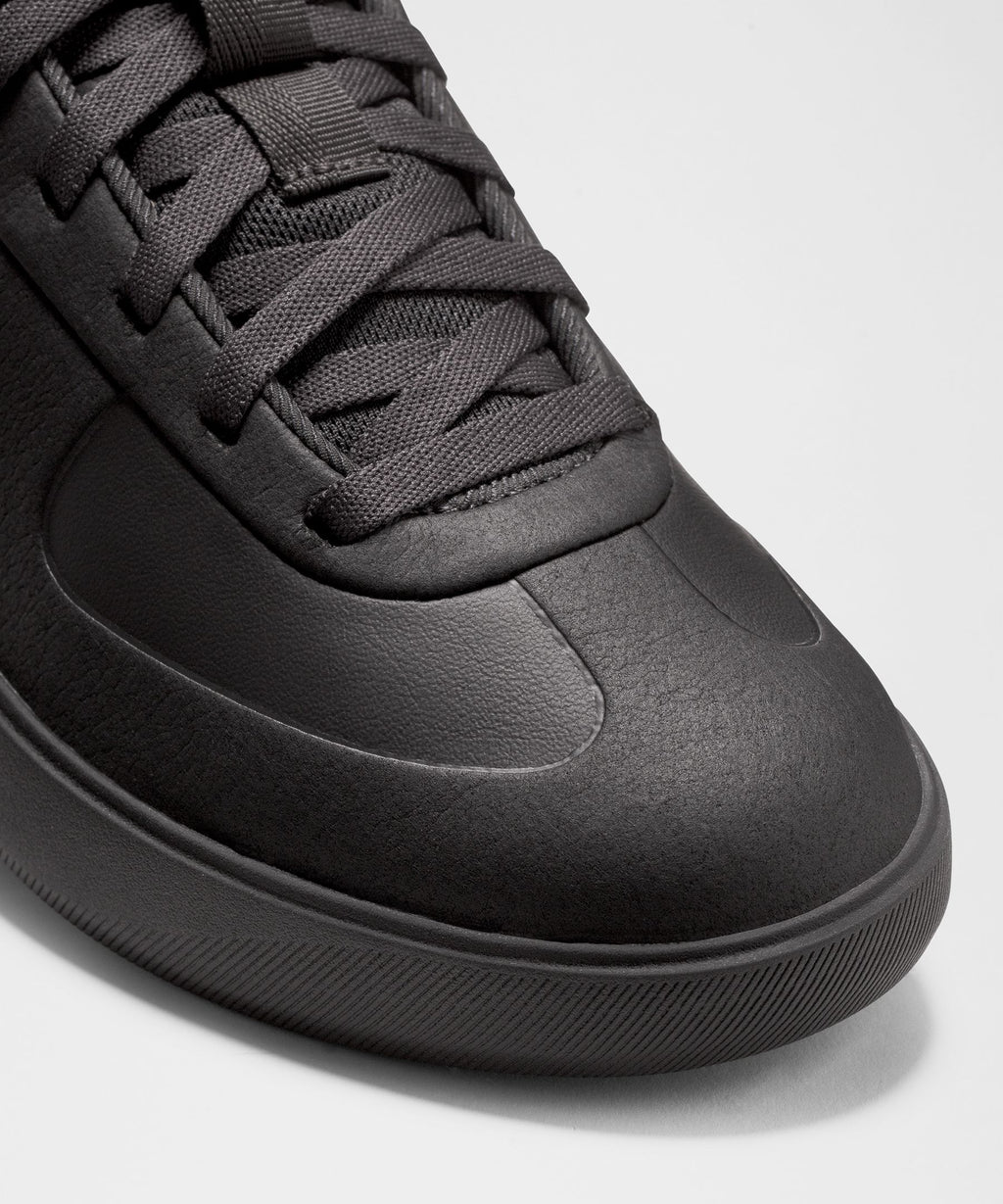 Black/Black/Black
