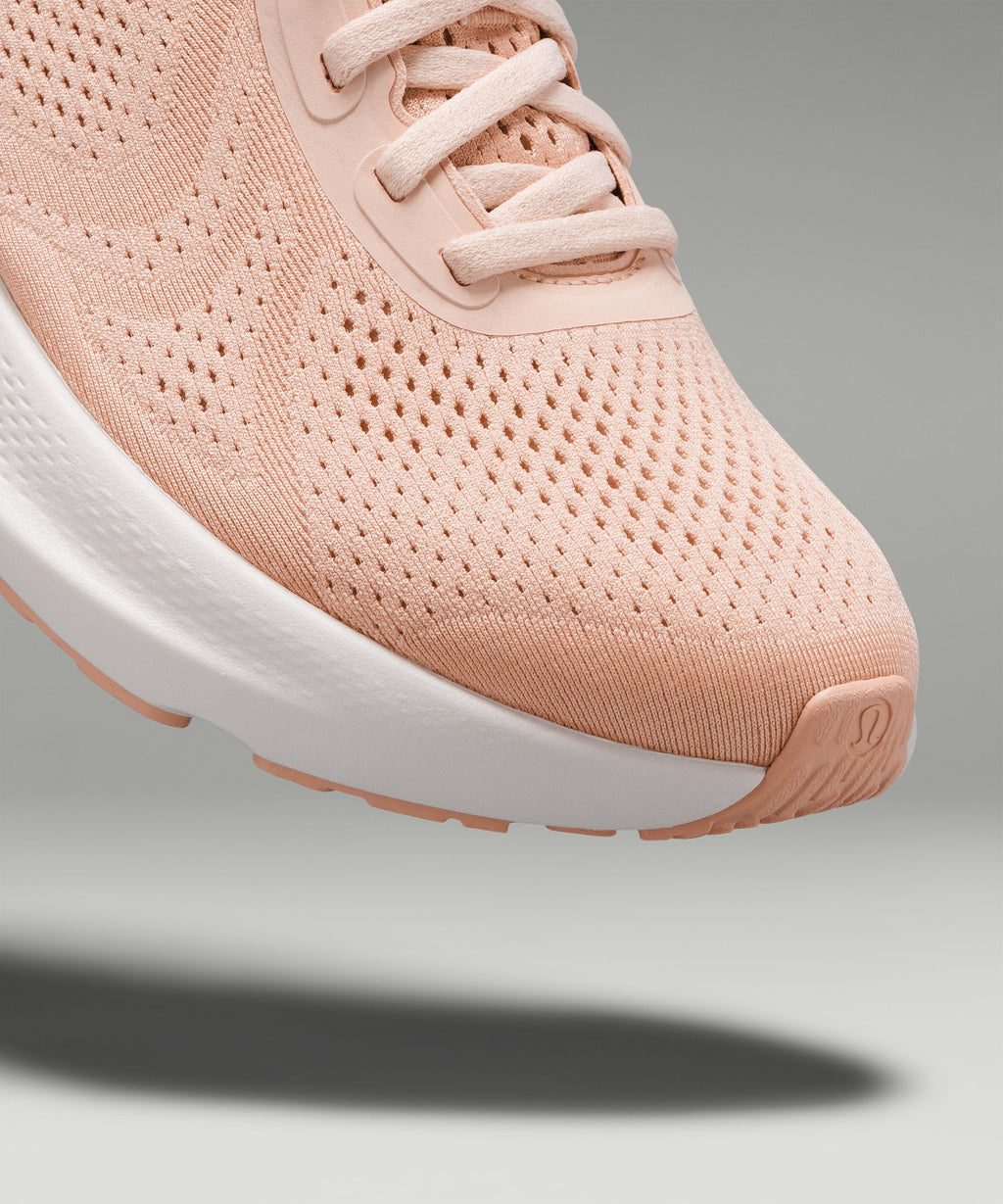 Precocious Pink/Light Vapor/White