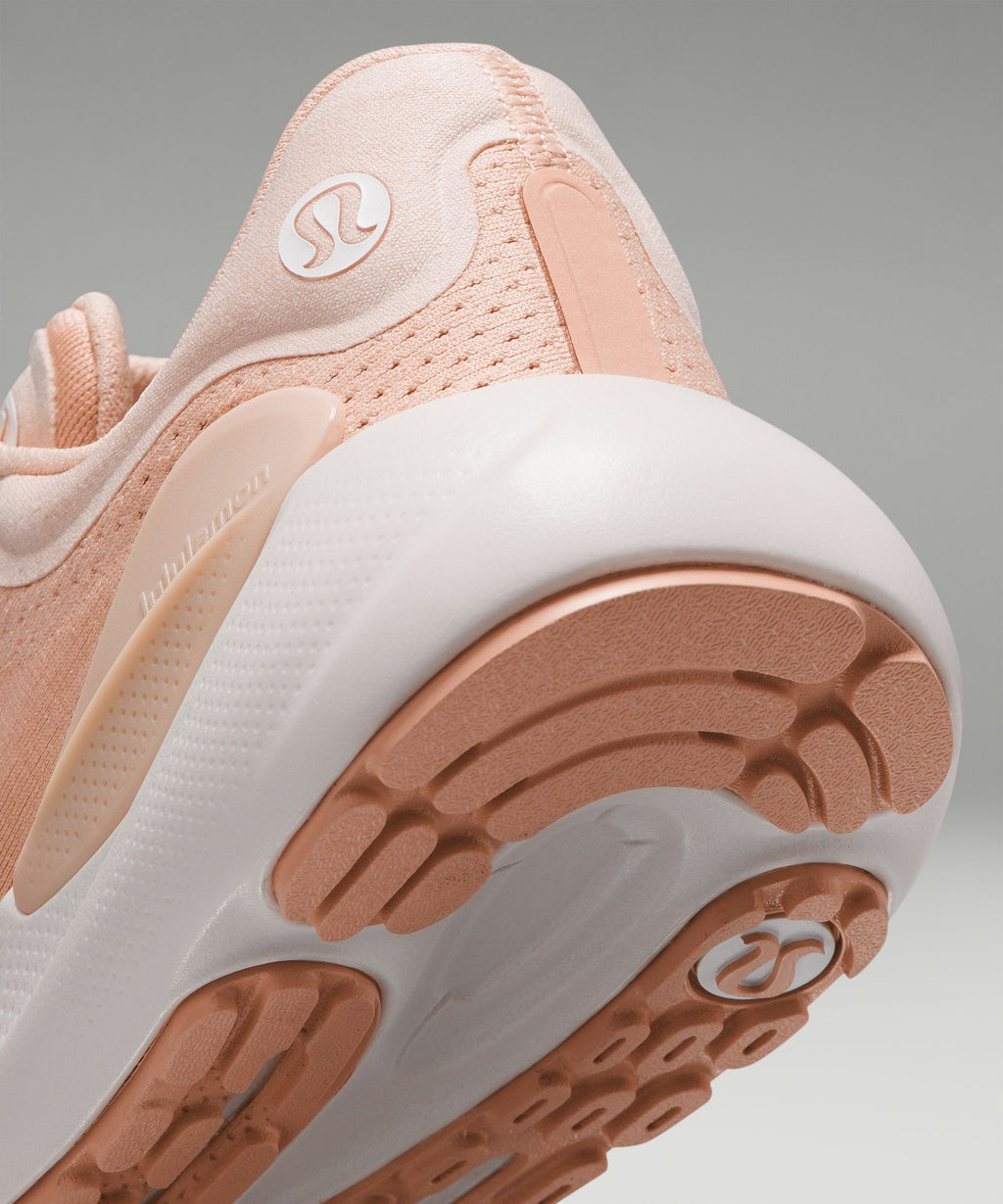 Precocious Pink/Light Vapor/White