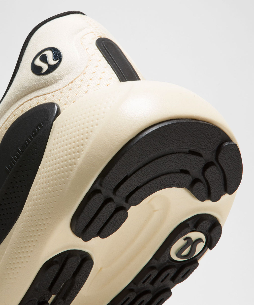 Butter Cream/Black/White