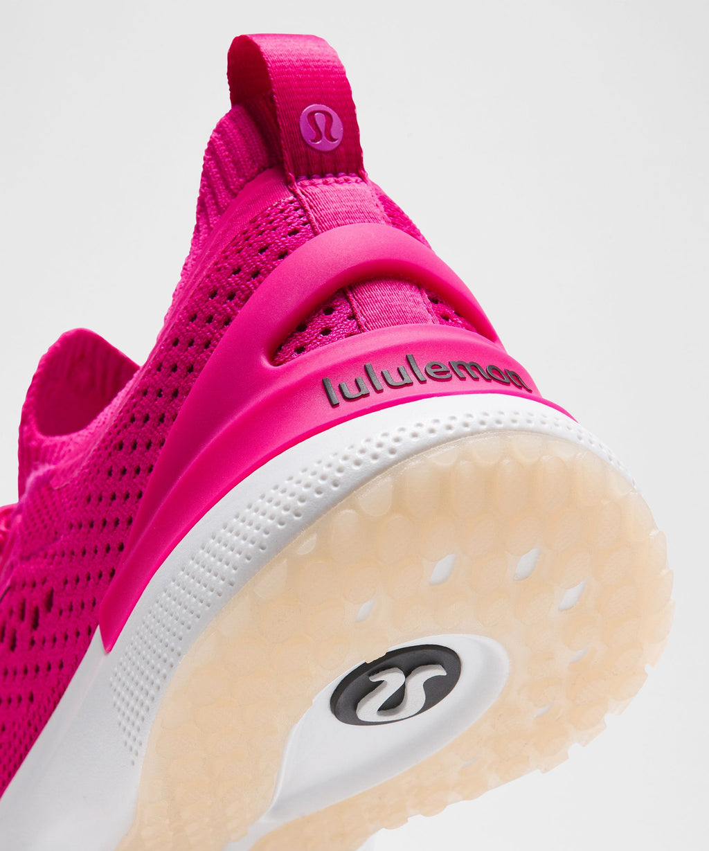 Geranium Pink/Light Vapor/Black