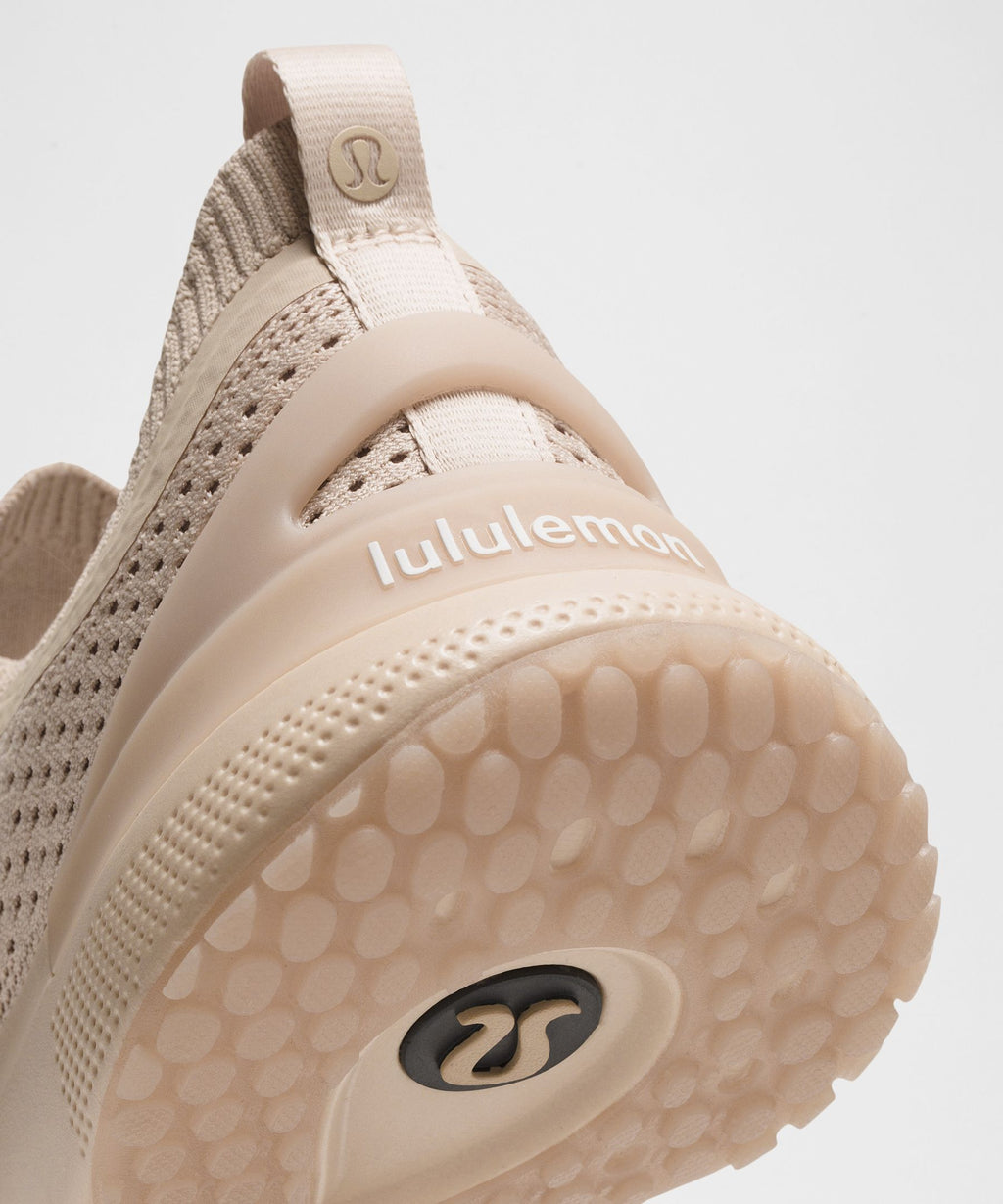 Subtle Tan/Subtle Tan/White