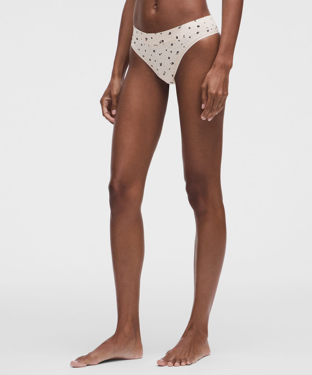 Light Ivory/Beach Ball Blue/Petite Floral Breakfast Tea Black
